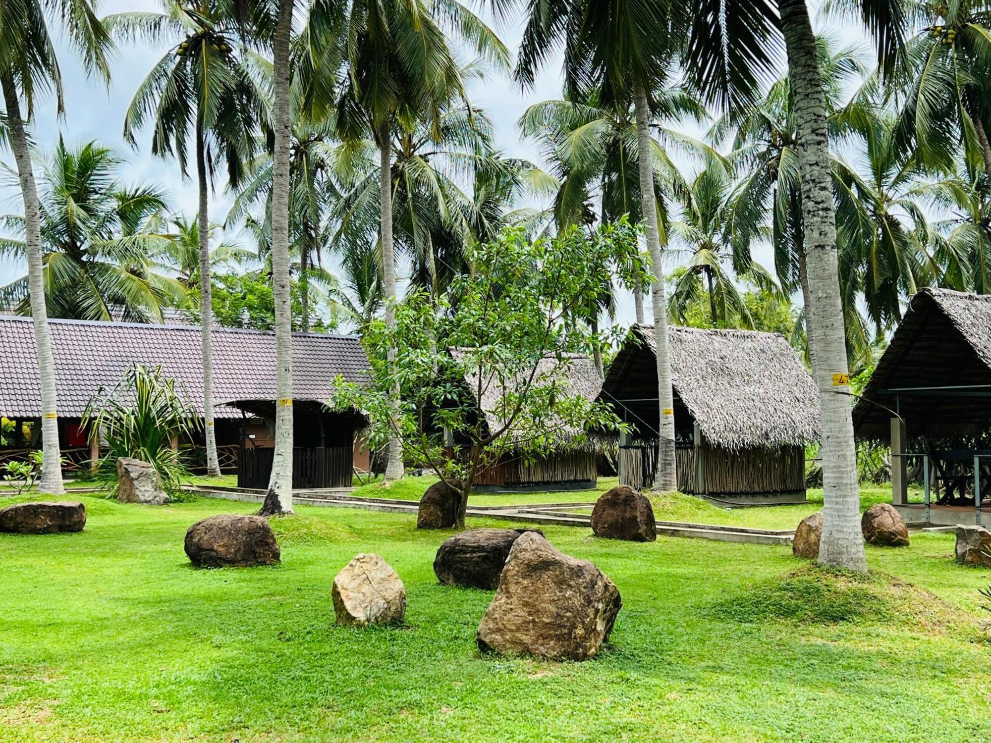 Coco Village Hotel Чилау Экстерьер фото